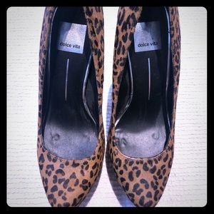 Dolce Vita platform leopard print pump